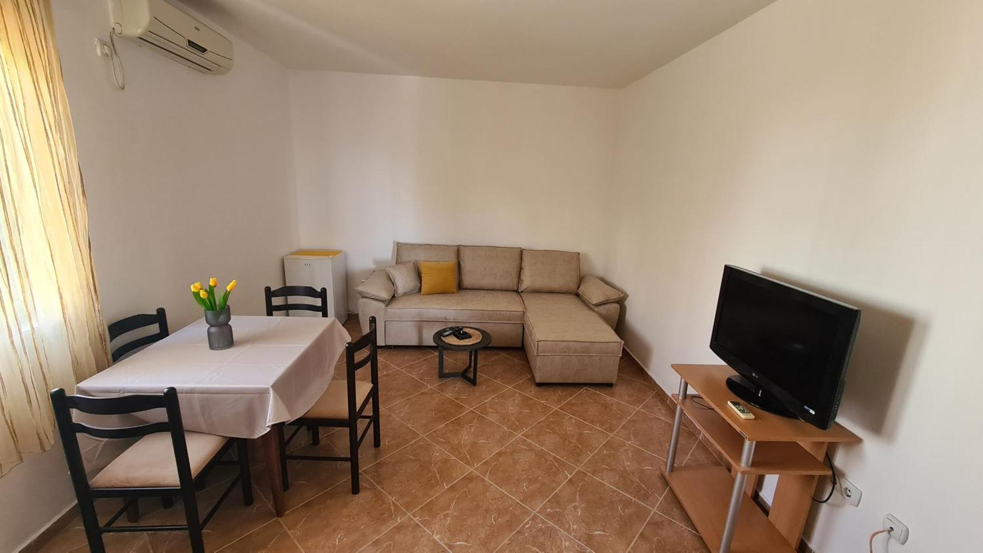Apartments Mare Улцинь Екстер'єр фото