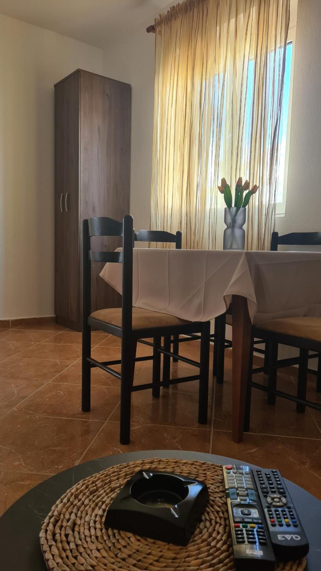 Apartments Mare Улцинь Екстер'єр фото