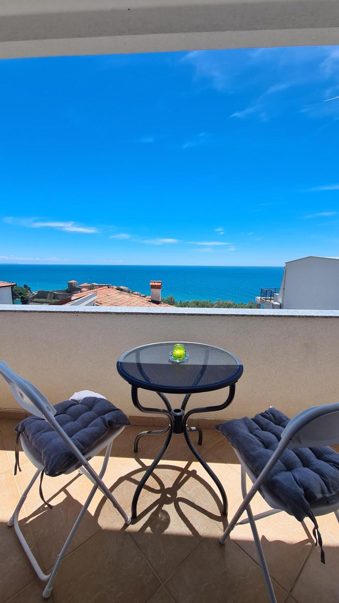 Apartments Mare Улцинь Екстер'єр фото
