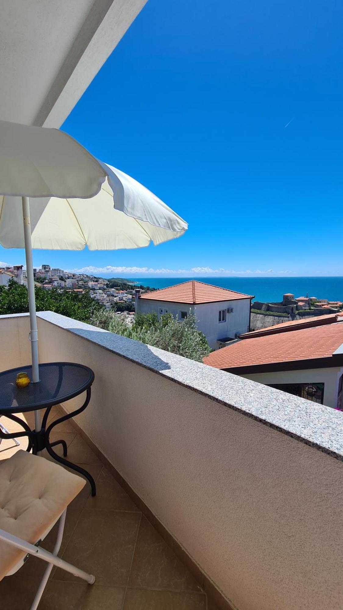 Apartments Mare Улцинь Екстер'єр фото